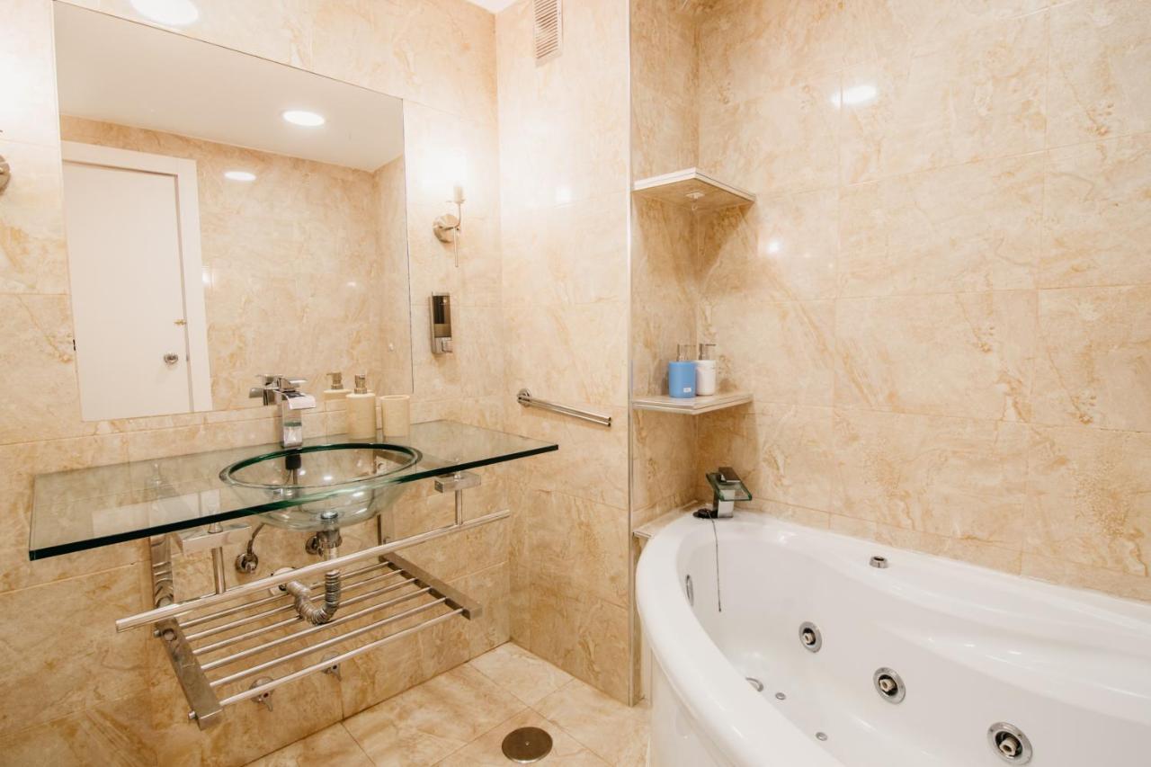 Tuguest Maria Luisa Apartment Гранада Экстерьер фото